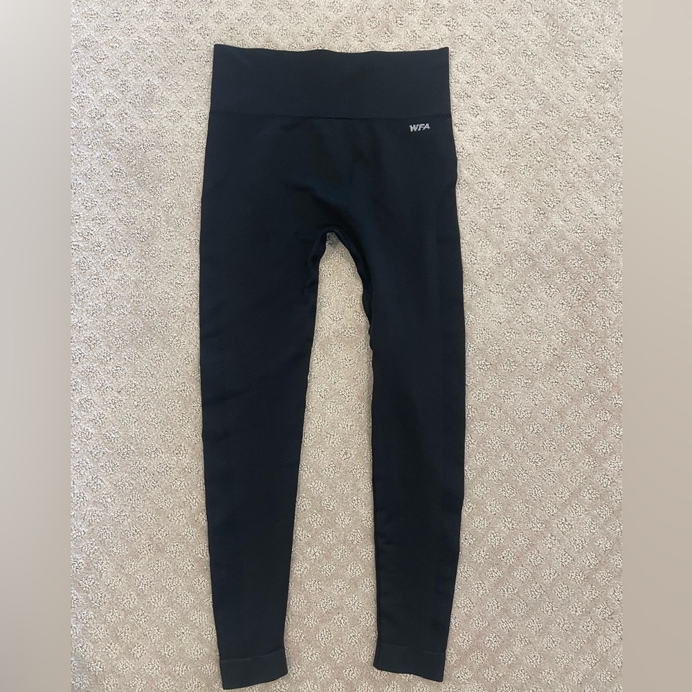 White Fox Active Leggings Black M